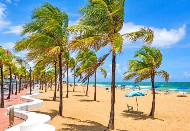 Men Only Dorms -3 Miles To The Beach Lighthouse Point Экстерьер фото